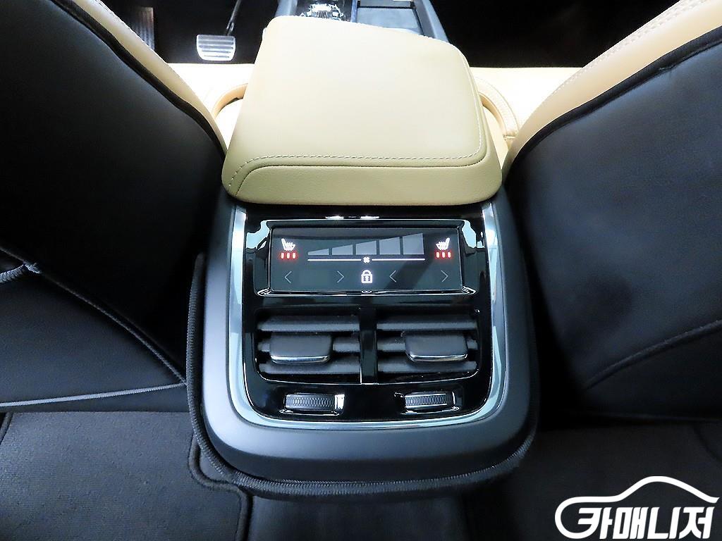 Volvo XC60 B5 AWD Inscription thumbnail 16