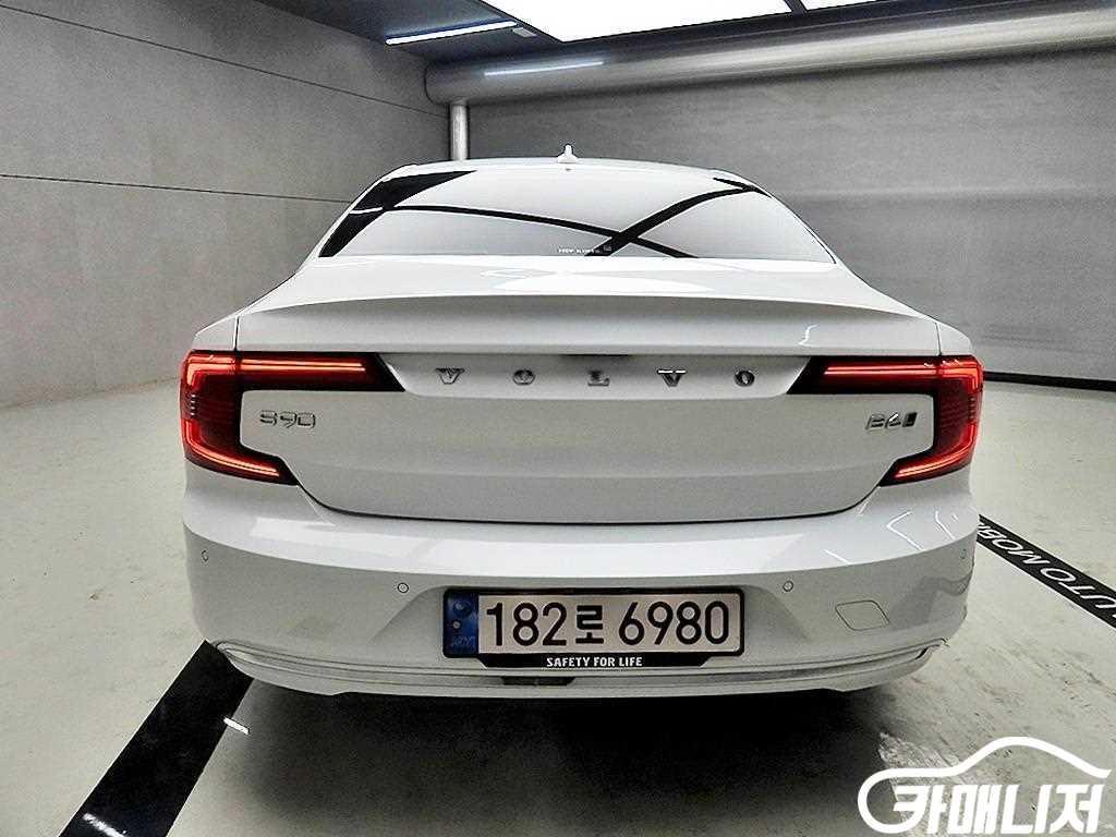 Volvo S90 B6 AWD Inscription thumbnail 3