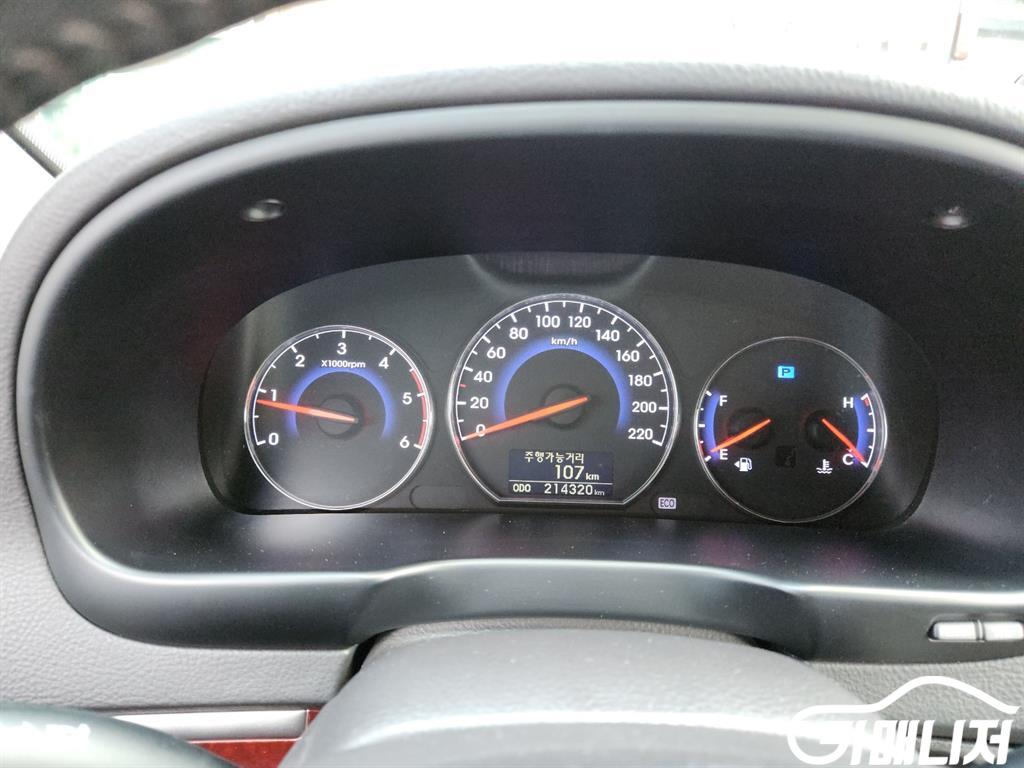 Hyundai Santa Fe Santa Fe Deo Style Diesel 2WD 2.0 MLX thumbnail 10