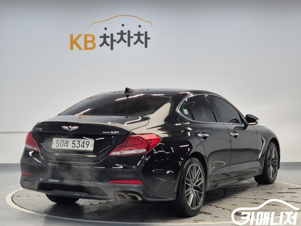 Genesis G70 2.0T AWD thumbnail 4